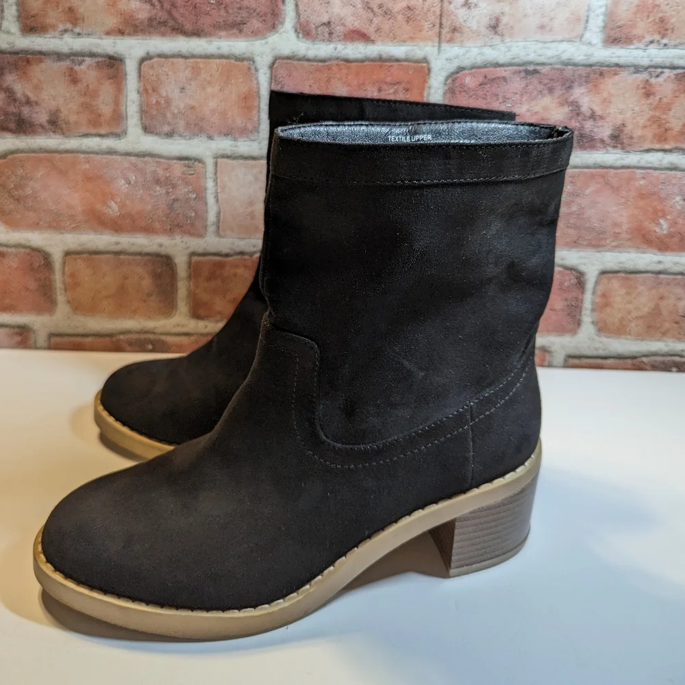 Loft Pull On Black Ankle Boots Size 6.5